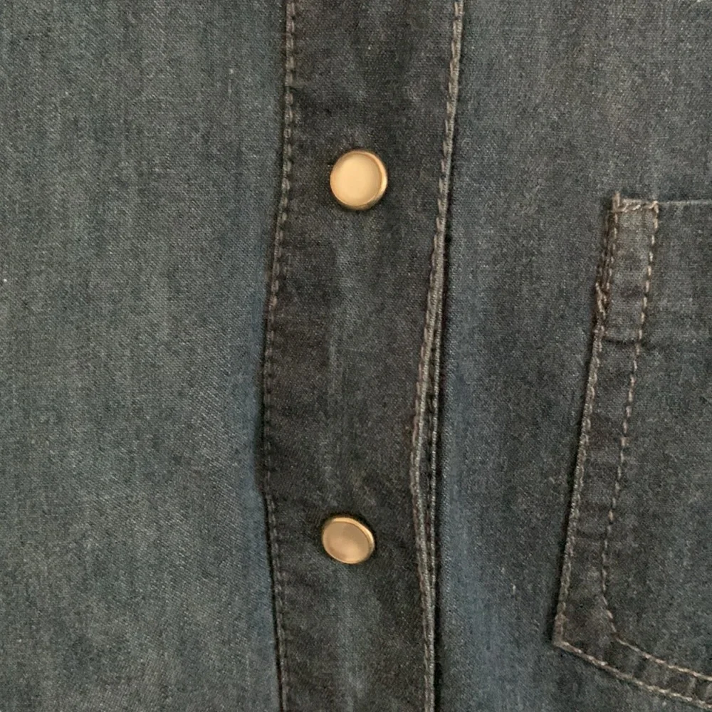Prototype button down - Picture 7 of 7